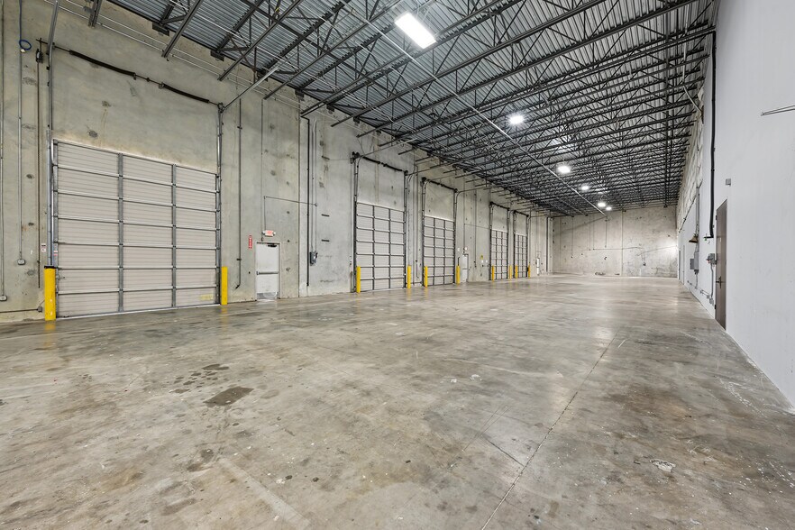 More Photos Of 10845 Strang Rd, La Porte Warehouse For Lease