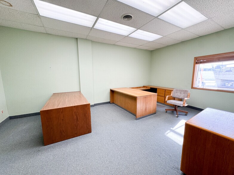 More Photos Of 110-112 E Lincoln ave, Fergus Falls Office For Lease