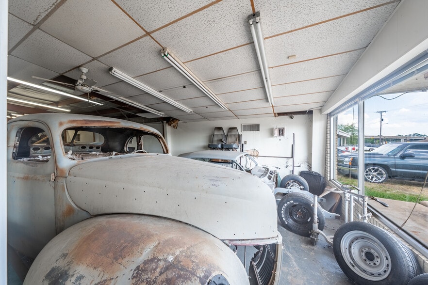 More Photos Of 604 Frisco St, Cumby Flex For Sale