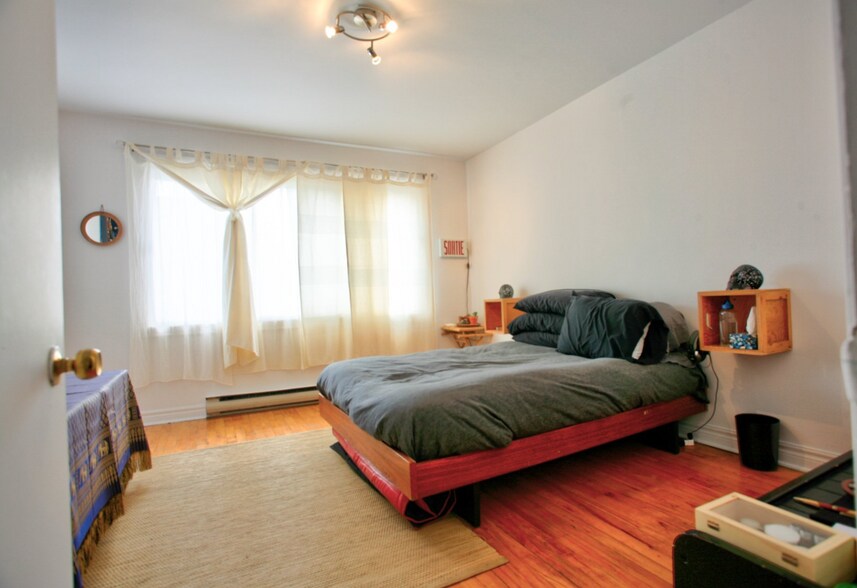 More Photos Of 5979-5985 Rue Hochelaga, Montréal Apartments For Sale