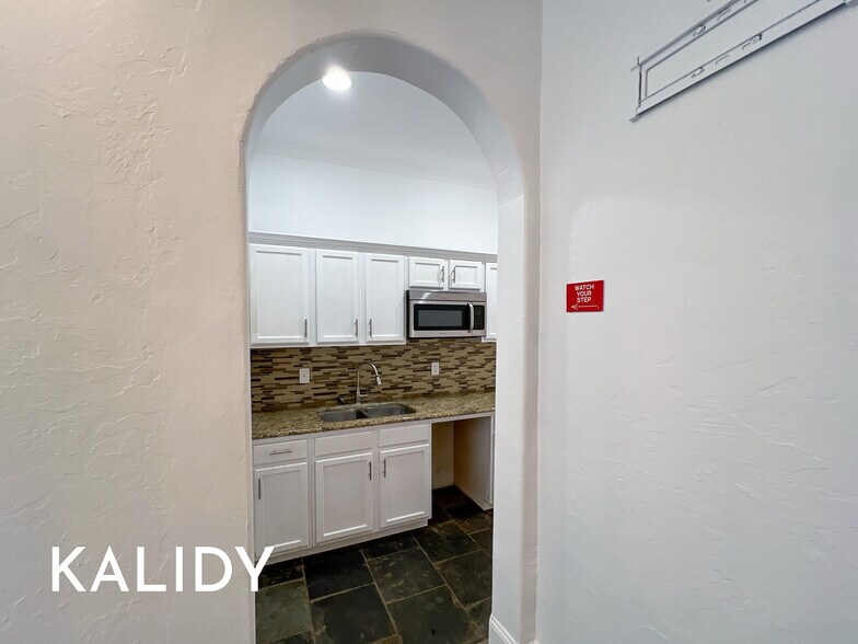 More Photos Of 14909 N Kelly Ave, Edmond Loft Creative Space For Sale