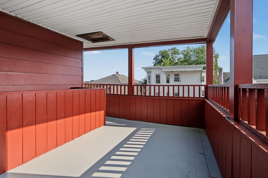 More Photos Of 471 Pond St, Woonsocket Apartments For Sale