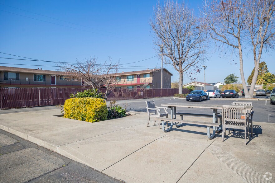 More Photos Of 2615 Marina Blvd, San Leandro Apartments For Sale