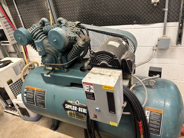 More Photos Of 2014 W Washington St, Stephenville Carwash For Sale