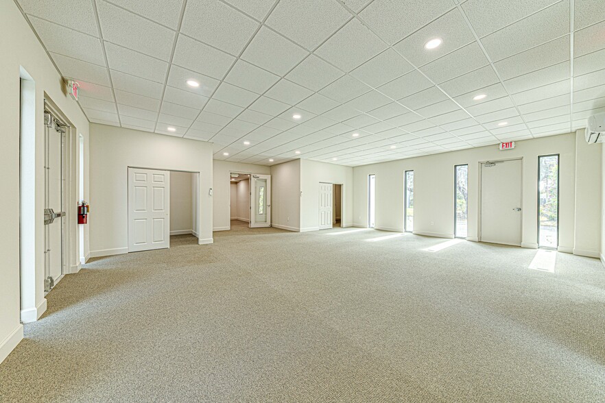 More Photos Of 2803 S Bay St, Eustis Medical For Sale