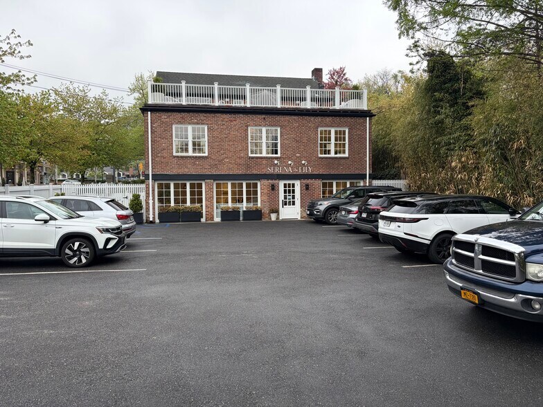More Photos Of 1489 Old Northern Blvd, Roslyn Office For Sale