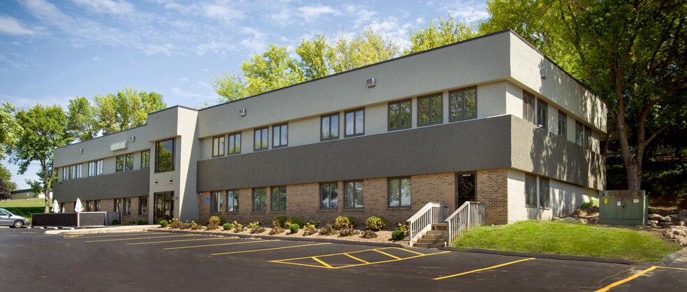 More Photos Of 8980 Hickman Rd, Clive Office For Sale