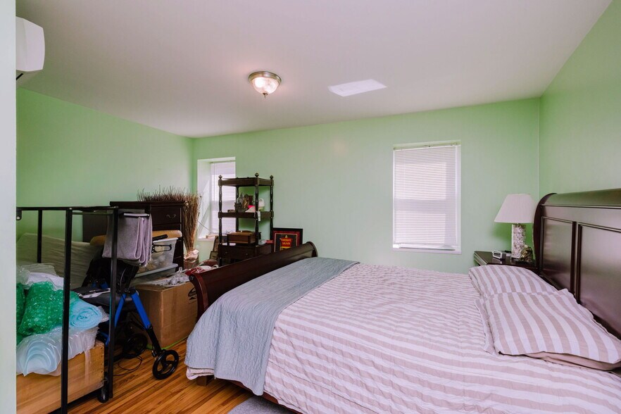 More Photos Of 1019 Main Rd, Tiverton Storefront For Sale