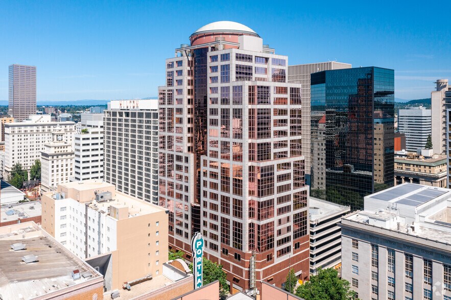 More Photos Of 1000 SW Broadway, Portland Office For Lease