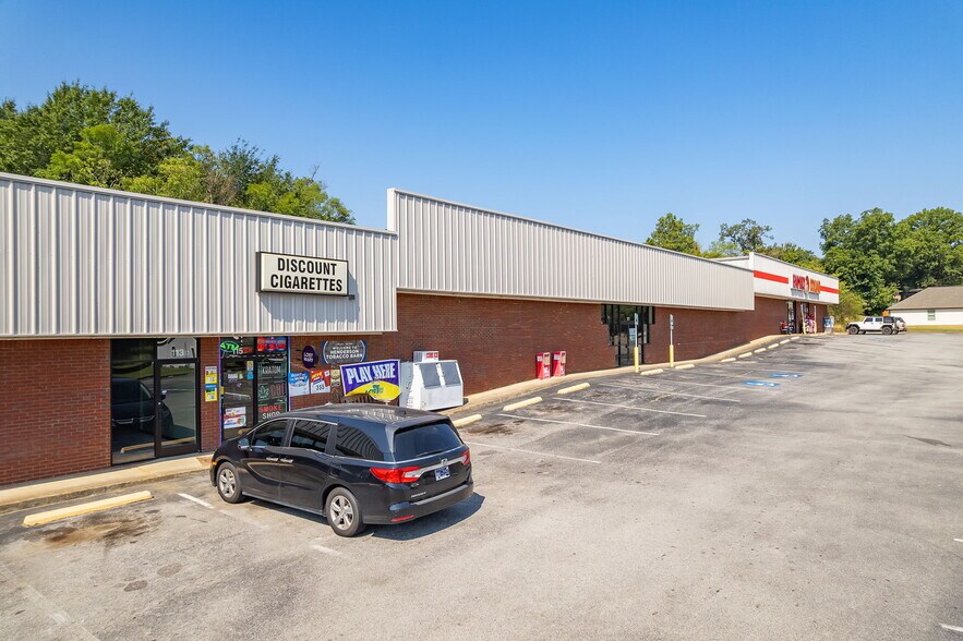 More Photos Of 121 Whitley Ave, Henderson Supermarket For Lease
