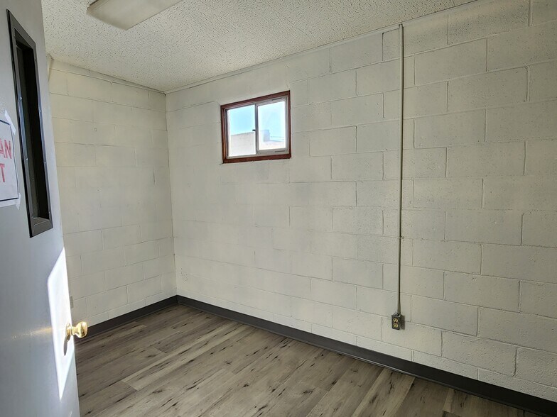 More Photos Of 720 6th St, Clarkston Medical For Lease