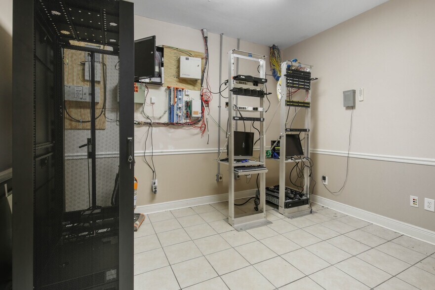 More Photos Of 294 Thames Ave, Bay Saint Louis Office For Sale