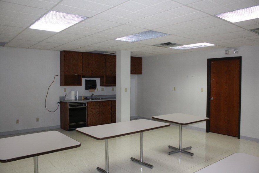 More Photos Of 13720 E 42nd Ter, Independence Office For Lease