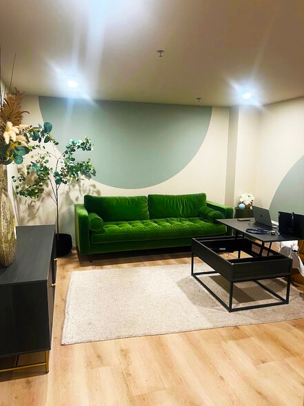 More Photos Of 2623-2627 N Clark St, Chicago Apartments For Lease