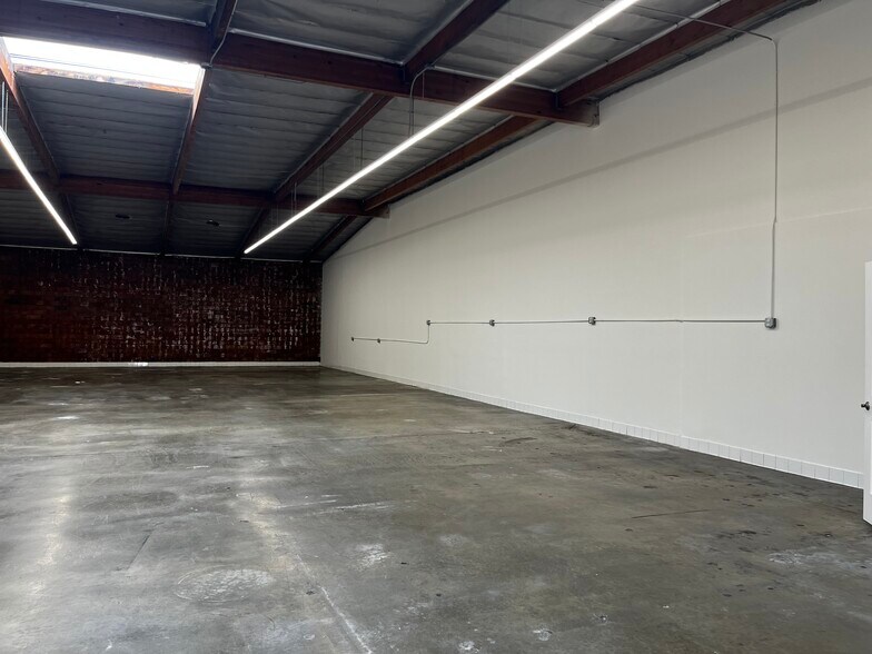 More Photos Of 1420 W Rosecrans Ave, Gardena Service For Lease