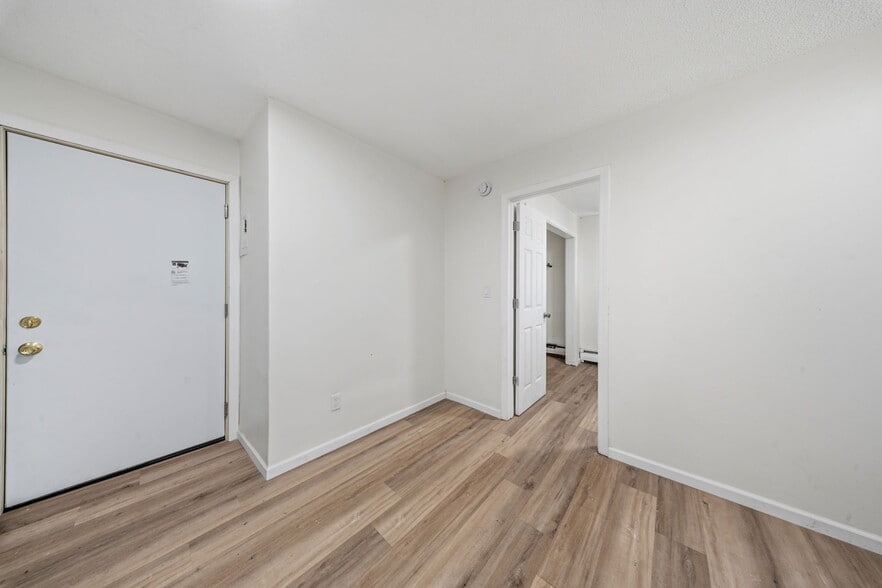 More Photos Of 2528 17th Ave S, Minneapolis Apartments For Sale