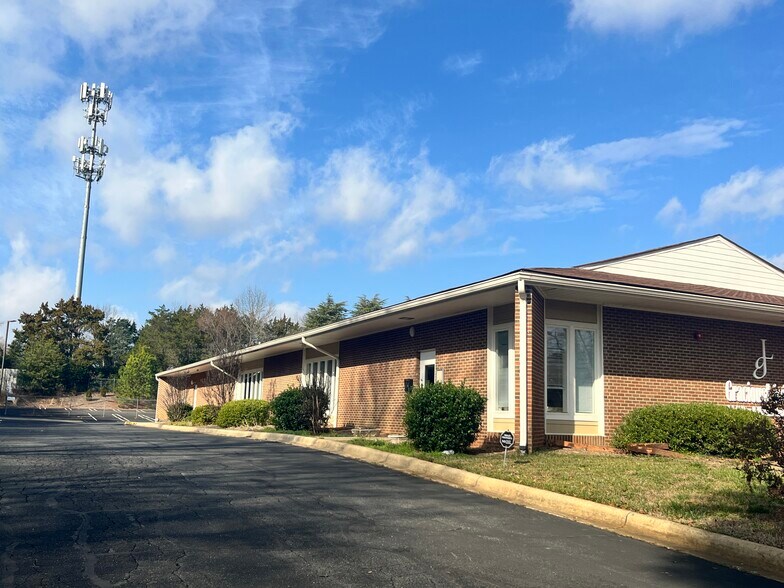 More Photos Of 7950 Nations Ford Rd, Charlotte Medical For Sale