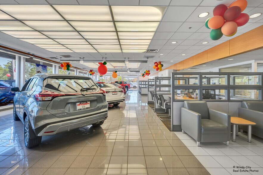 More Photos Of 945 E Chicago St, Elgin Auto Dealership For Sale