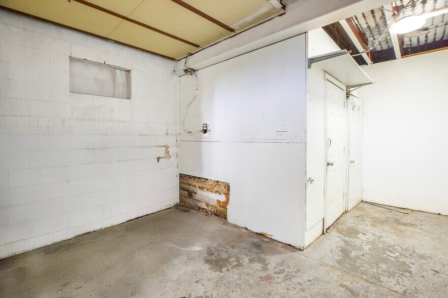 More Photos Of 15 N White St, Poughkeepsie Warehouse For Sale