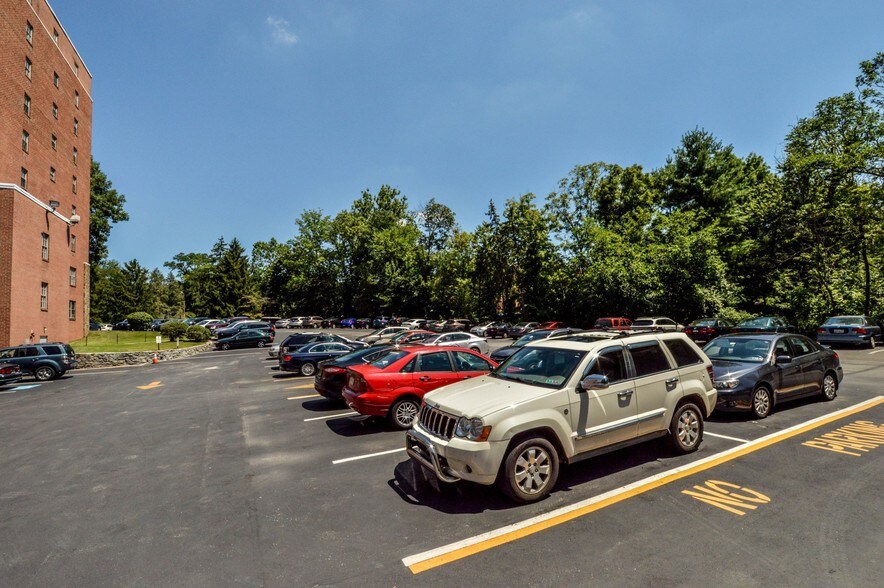 More Photos Of 1062 E Lancaster Ave, Bryn Mawr Apartments For Lease