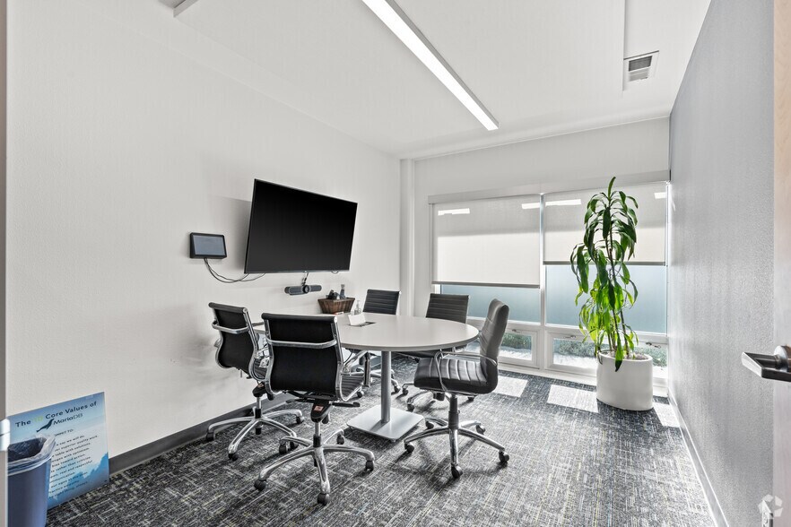 More Photos Of 699 Veterans Blvd, Redwood City Office For Lease