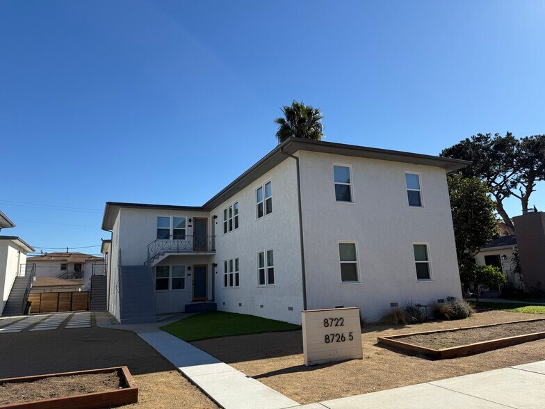 More Photos Of 8722 Ramsgate Ave, Los Angeles Apartments For Sale