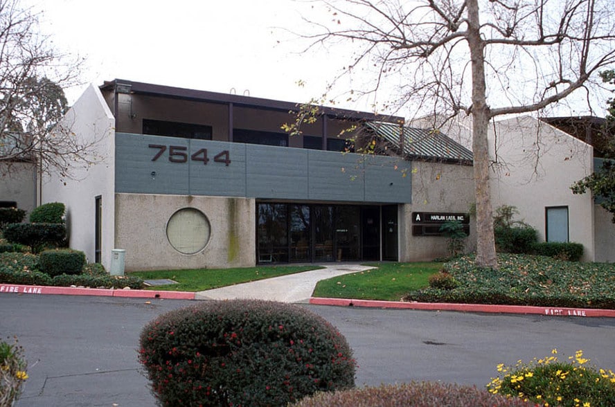 More Photos Of 7544 Trade St, San Diego Manufacturing For Lease
