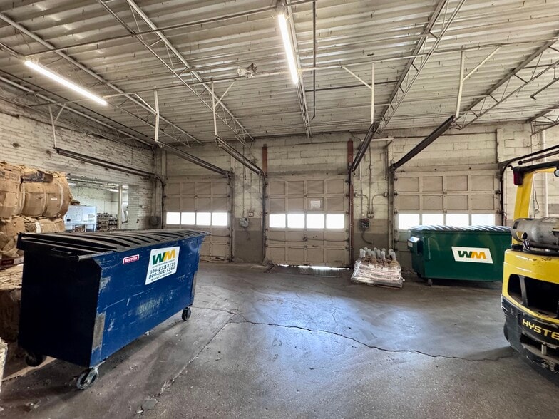 More Photos Of 510 N Pearl St, Macomb Industrial For Sale