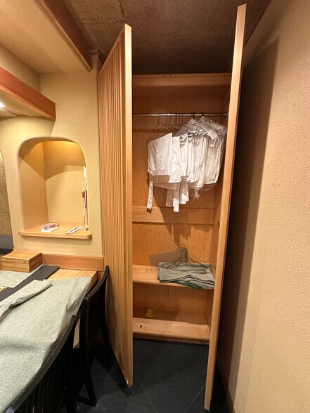 More Photos Of 1731 Kalakaua Ave, Honolulu Freestanding For Lease