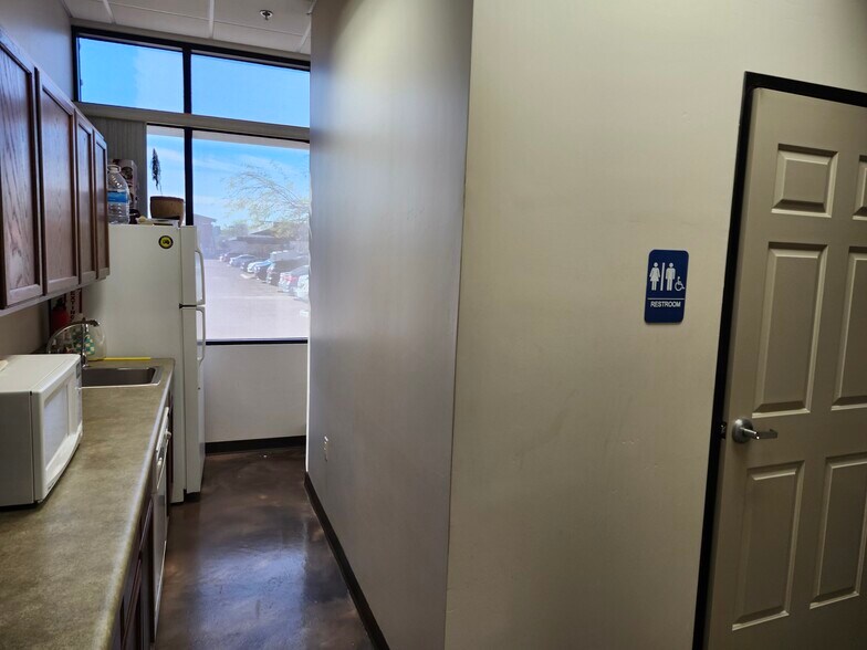 More Photos Of 8611 S Priest Dr, Tempe Medical For Sale