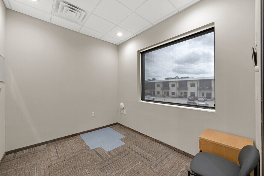 More Photos Of 1300 Rayford Park Rd, Spring Light Distribution For Sale