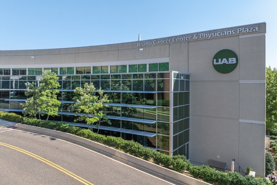 More Photos Of 2728 10th Ave S, Birmingham Medical For Lease