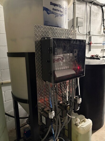 More Photos Of 2014 W Washington St, Stephenville Carwash For Sale