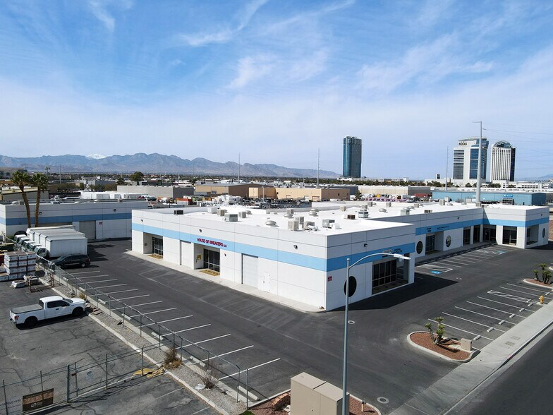 More Photos Of 4699 S Valley View Blvd, Las Vegas Light Manufacturing For Lease