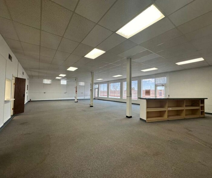 More Photos Of 415 Main St., Laurel Flex For Sale