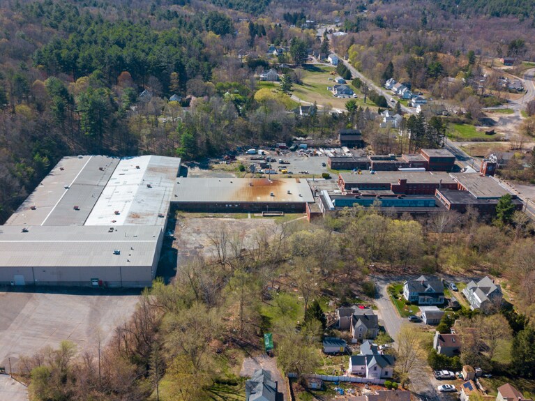 More Photos Of 288 Main St, Monson Warehouse For Lease