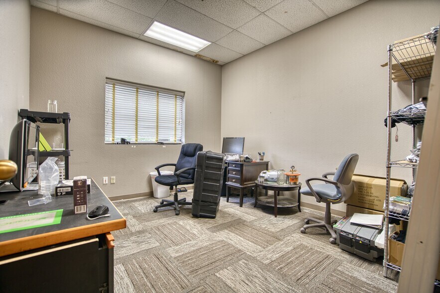 More Photos Of 105 S Sunset St, Longmont Light Manufacturing For Lease