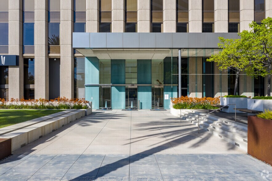 More Photos Of 1800 Century Park E, Los Angeles Loft Creative Space For Lease