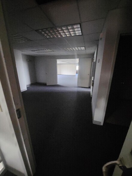 More Photos Of 2600 Zion Rd, Henderson Office For Sale