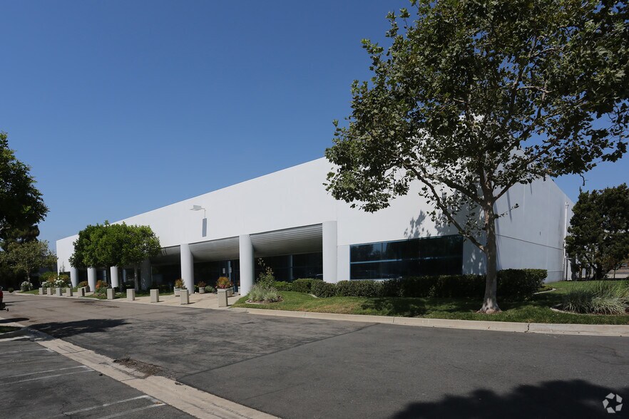 More Photos Of 16901 Armstrong Ave, Irvine Warehouse For Lease