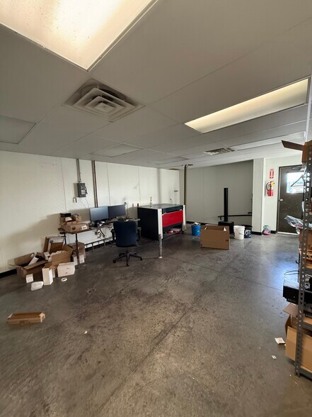 More Photos Of 1202 Industrial Dr, Warsaw Industrial For Sale