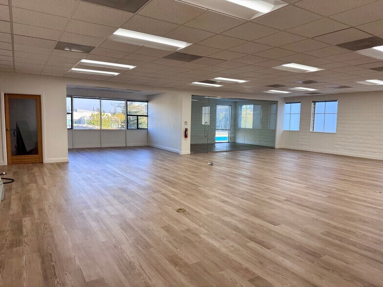More Photos Of 480 S California Ave, Palo Alto Loft Creative Space For Lease