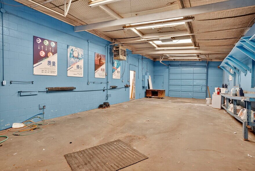 More Photos Of 2201 E 8th St, Odessa Office For Sale