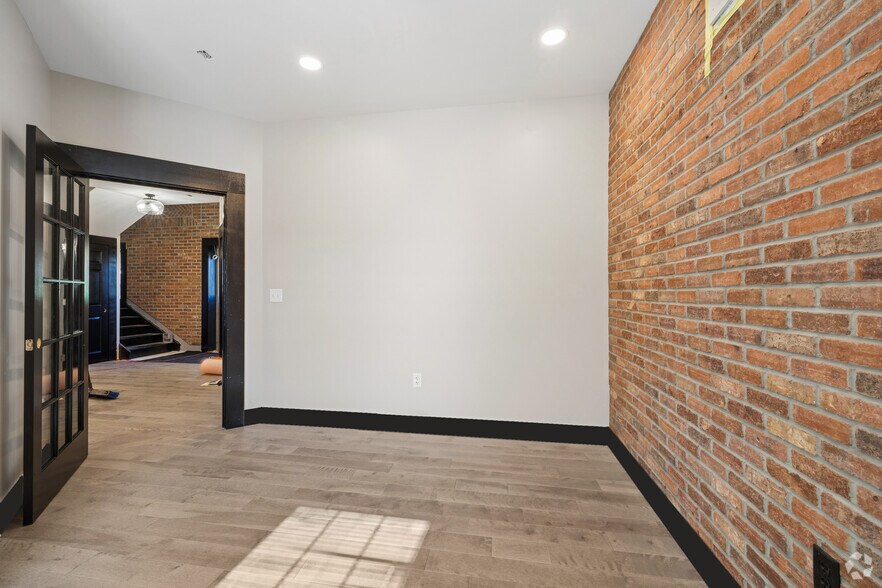 More Photos Of 39 E Main St, Marlton Office Residential For Lease