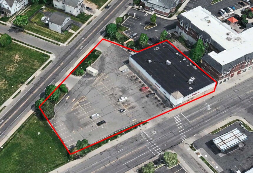 More Photos Of 792 W Main St, Rochester General Retail For Sale