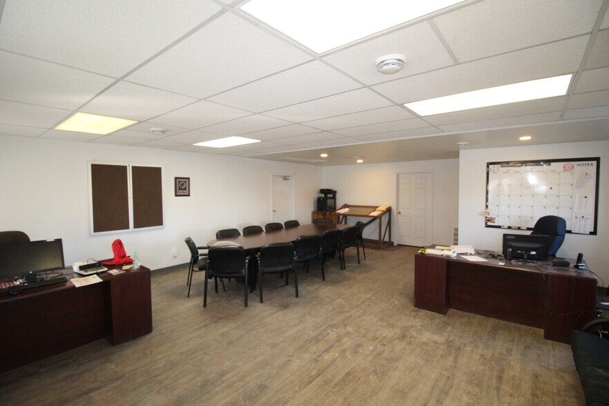 More Photos Of 821 S. Railroad Ave, Riverton Distribution For Sale