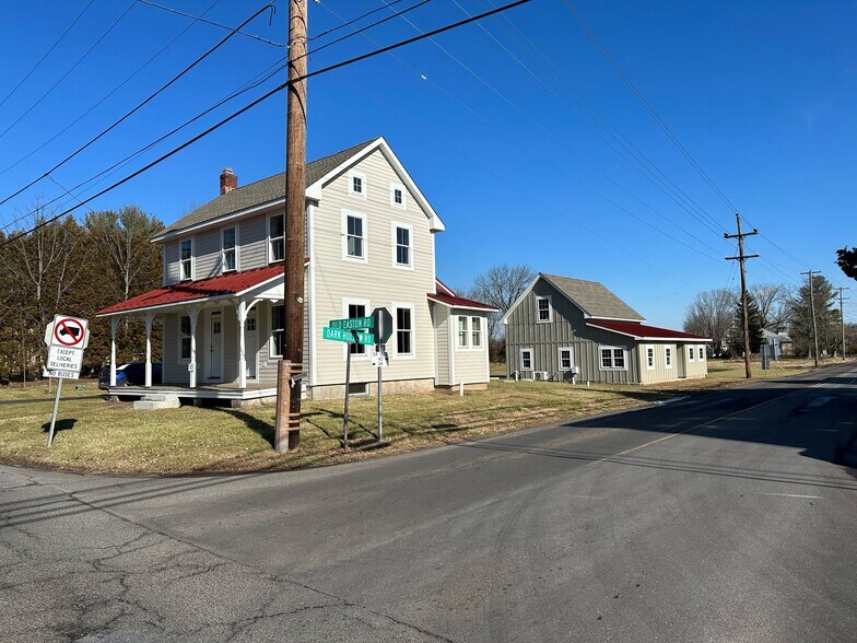 Primary Photo Of 2 Dark Hollow Rd, Pipersville Office For Lease