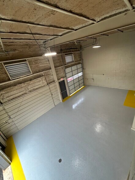 More Photos Of 9 Spanish Pass Rd, Boerne Showroom For Lease