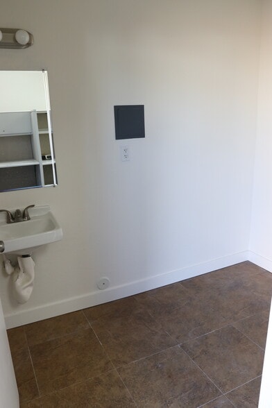 More Photos Of 4830 E Main St, Mesa General Retail For Sale