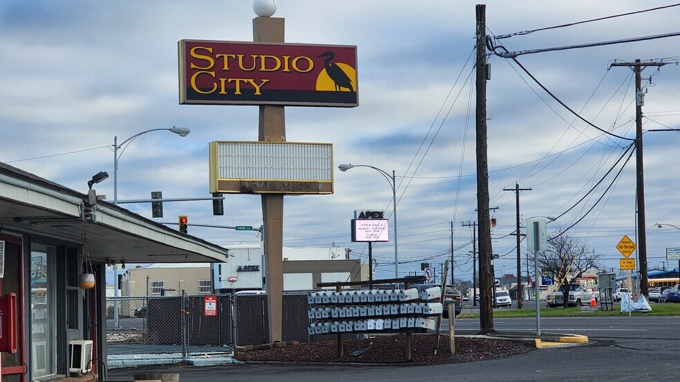 More Photos Of 1006 W 3rd Ave, Moses Lake Apartments For Sale
